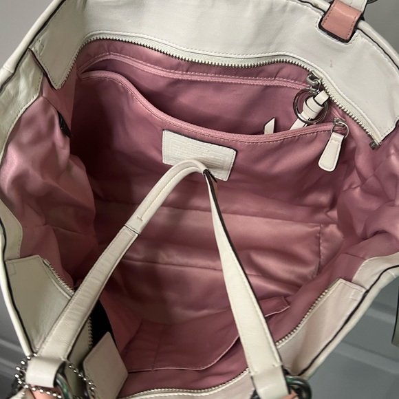 Beautiful leather tote Coach bag! Gently worn! - Picture 6 of 10